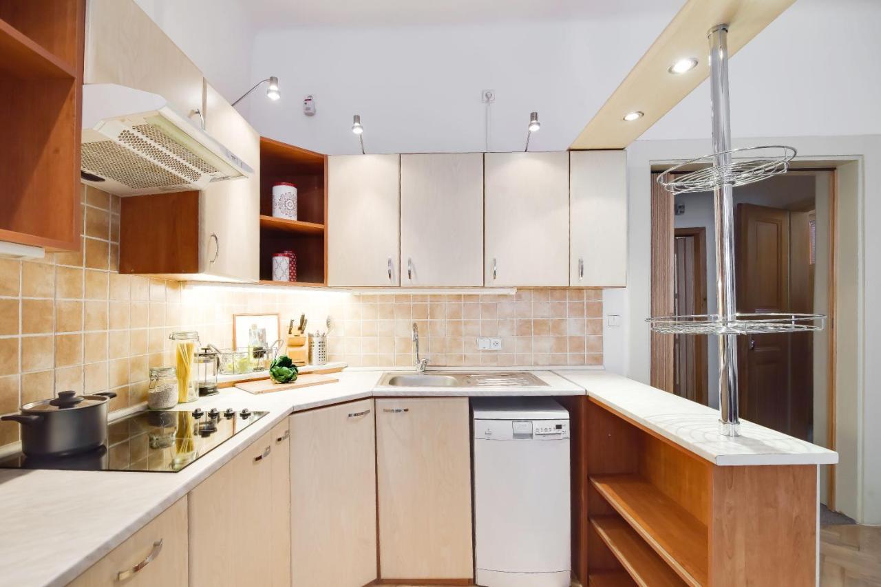 Curiosity Apartments Прага Экстерьер фото