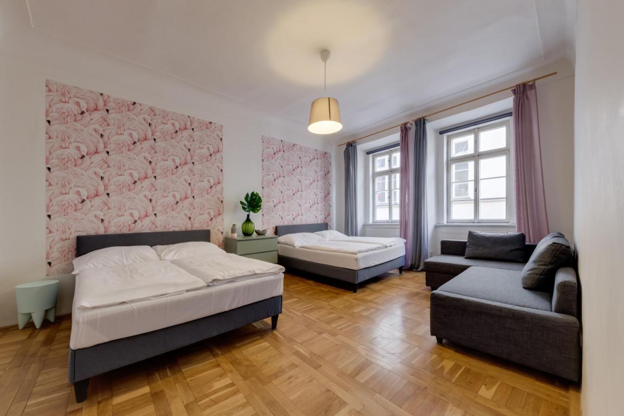 Curiosity Apartments Прага Экстерьер фото