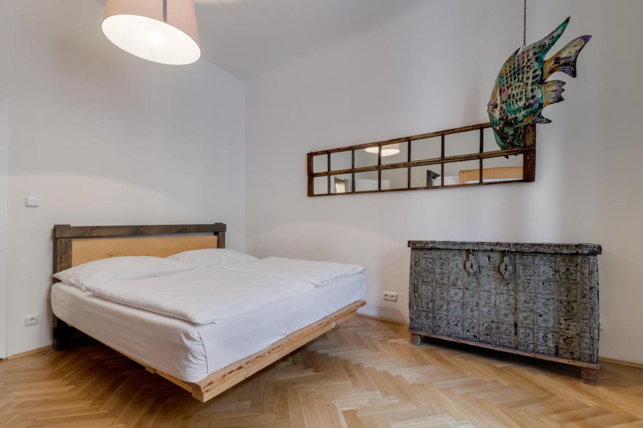 Curiosity Apartments Прага Экстерьер фото