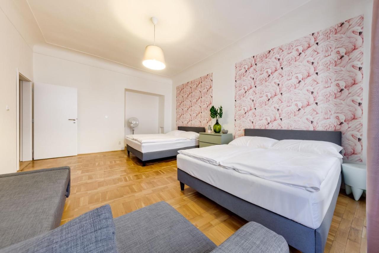 Curiosity Apartments Прага Экстерьер фото