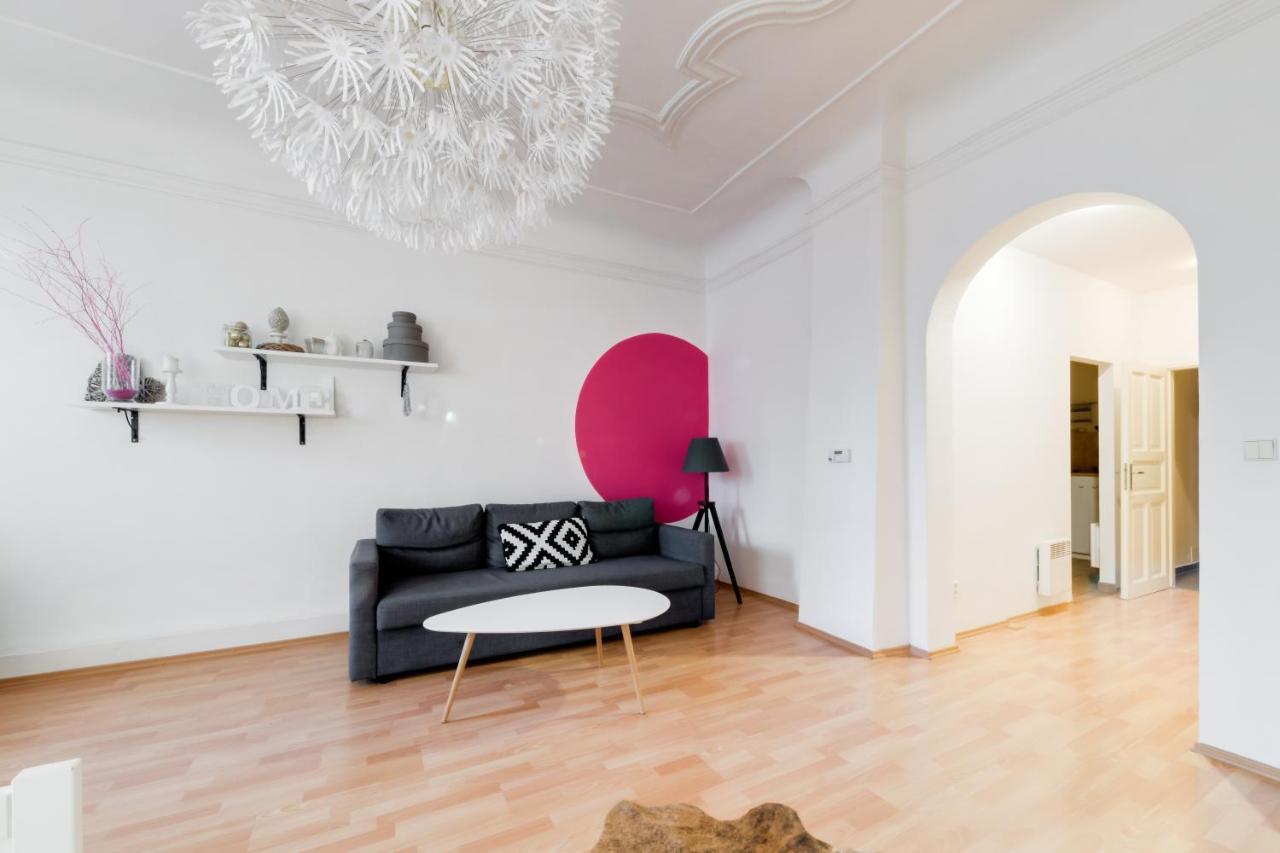 Curiosity Apartments Прага Экстерьер фото