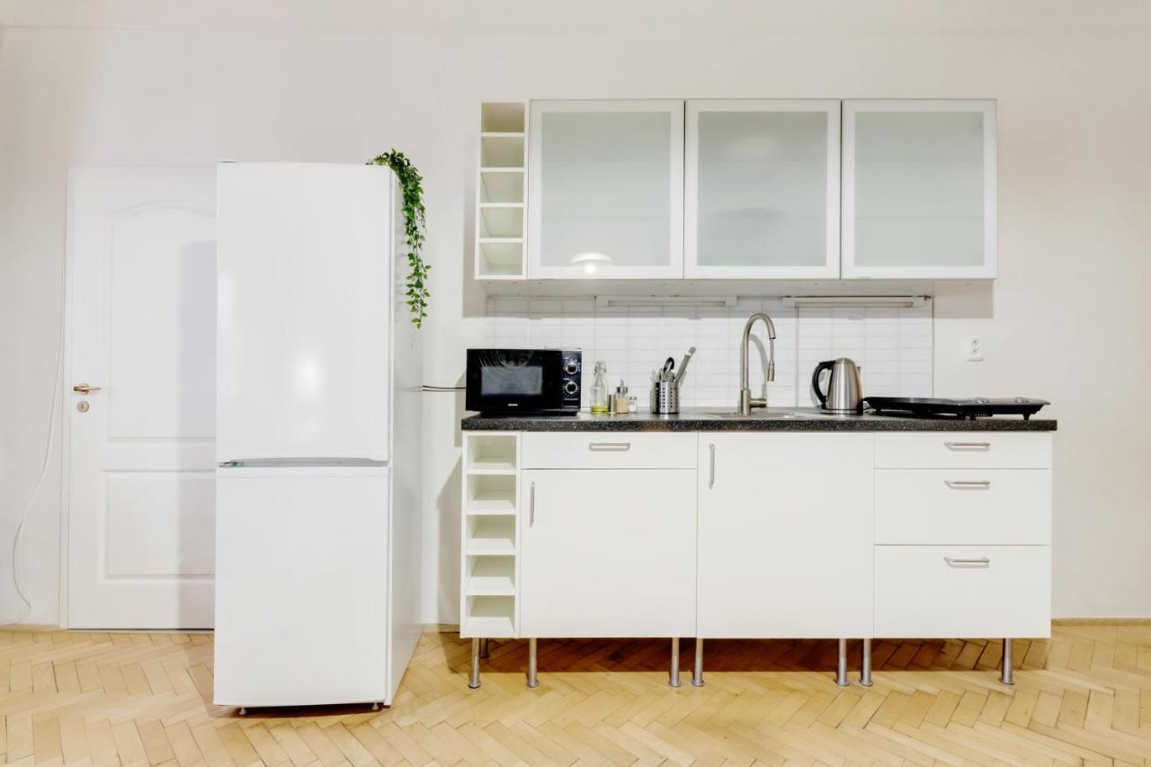 Curiosity Apartments Прага Экстерьер фото