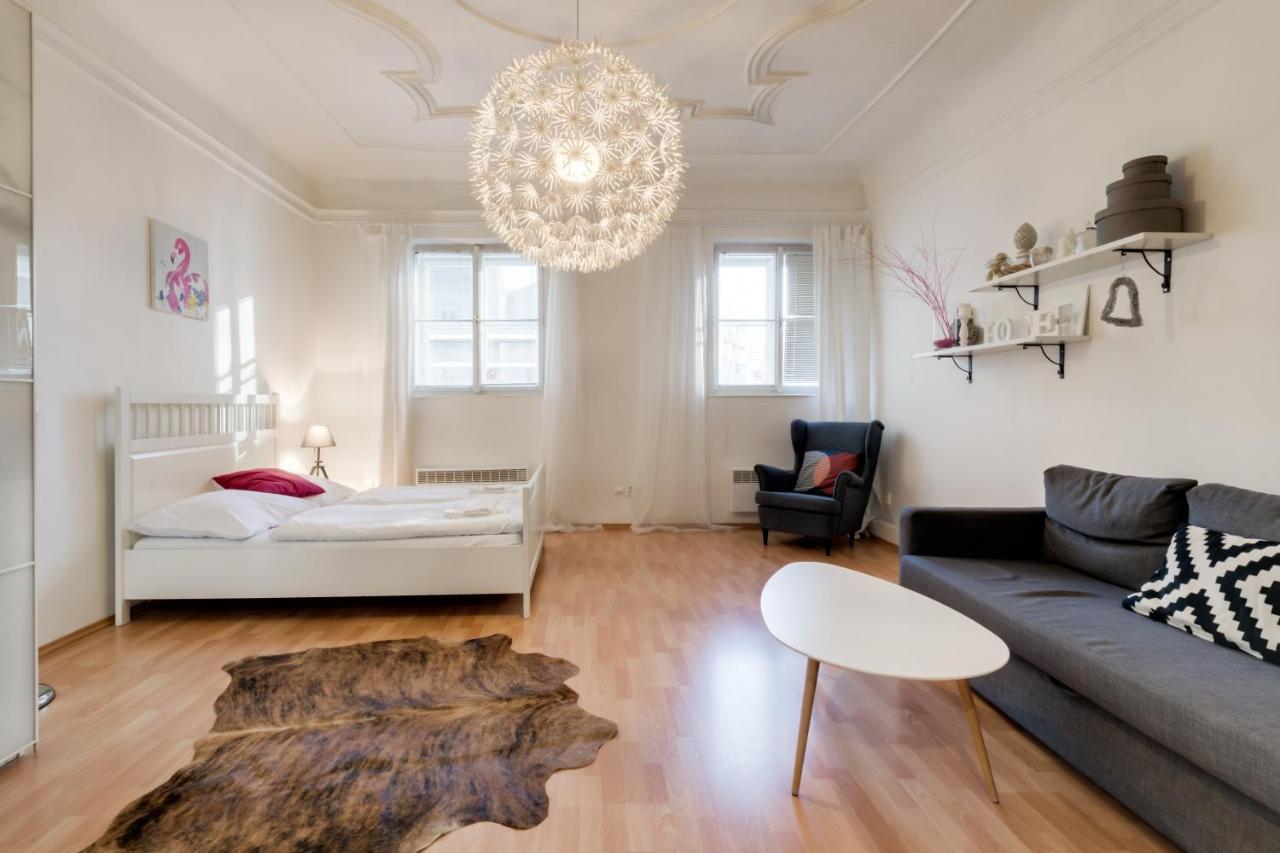 Curiosity Apartments Прага Экстерьер фото