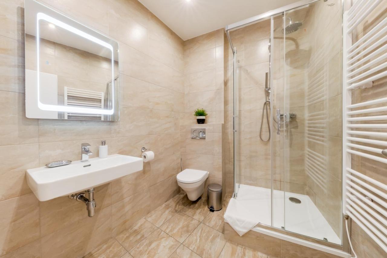 Curiosity Apartments Прага Экстерьер фото