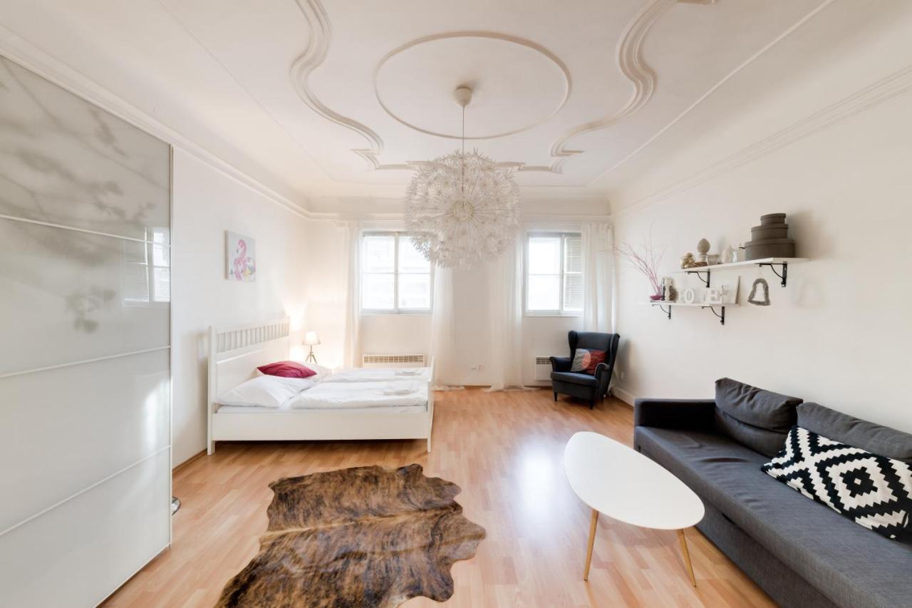 Curiosity Apartments Прага Экстерьер фото