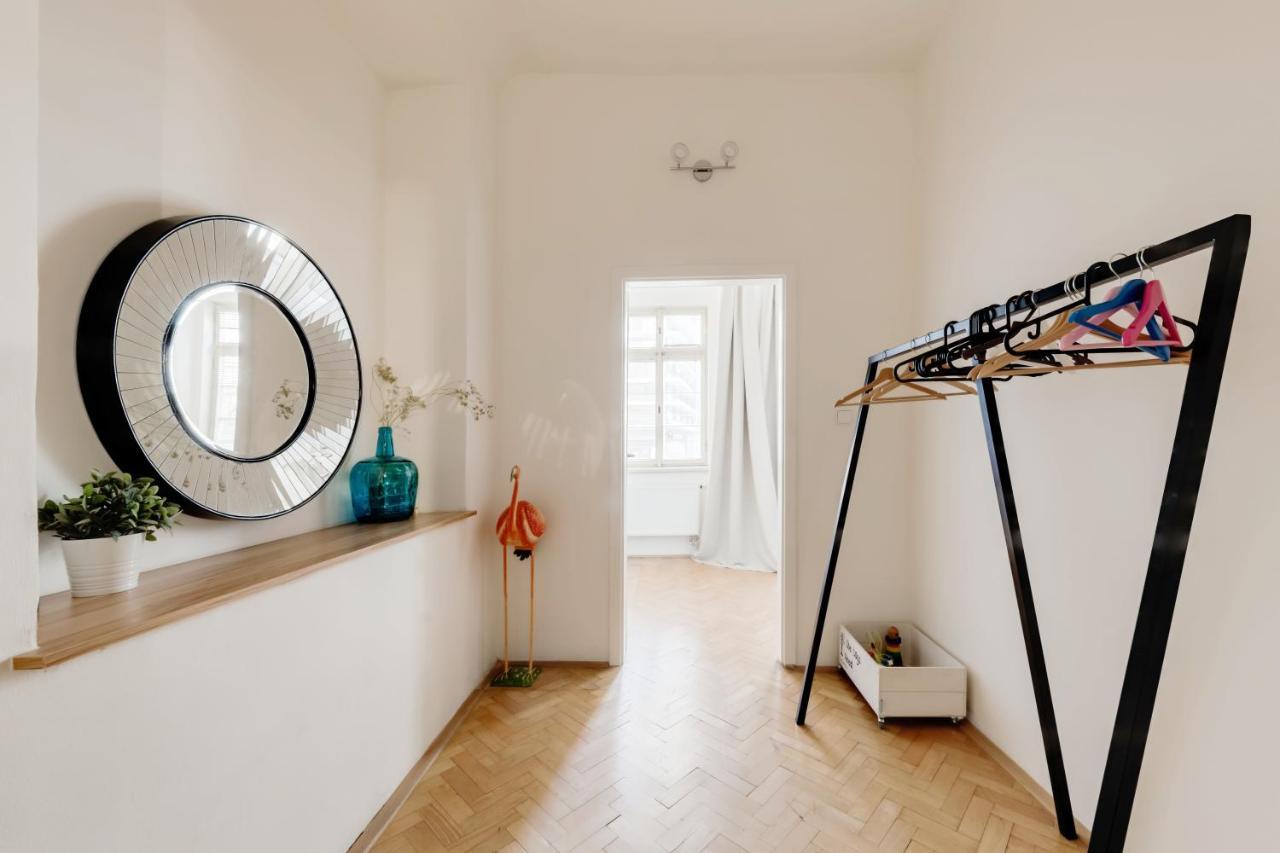 Curiosity Apartments Прага Экстерьер фото